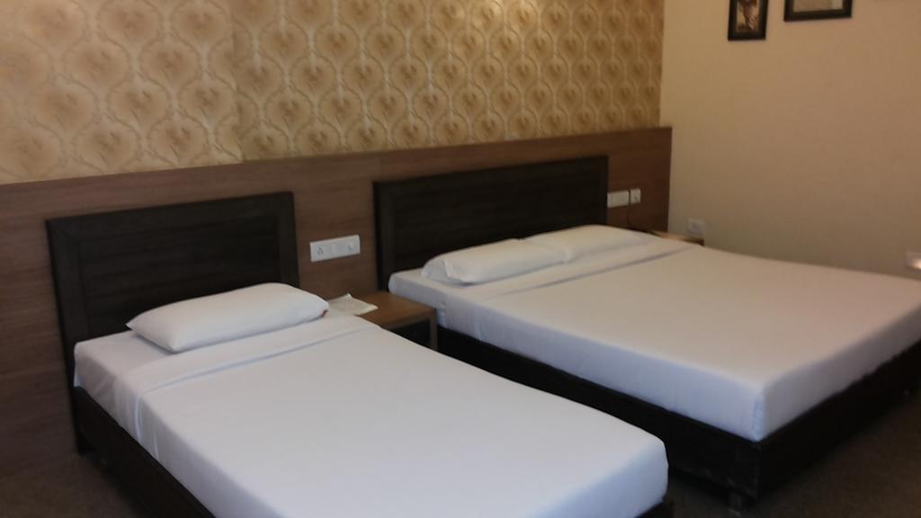 Adyar Ananda Bhavan Residency Hotel Bangalore Room photo